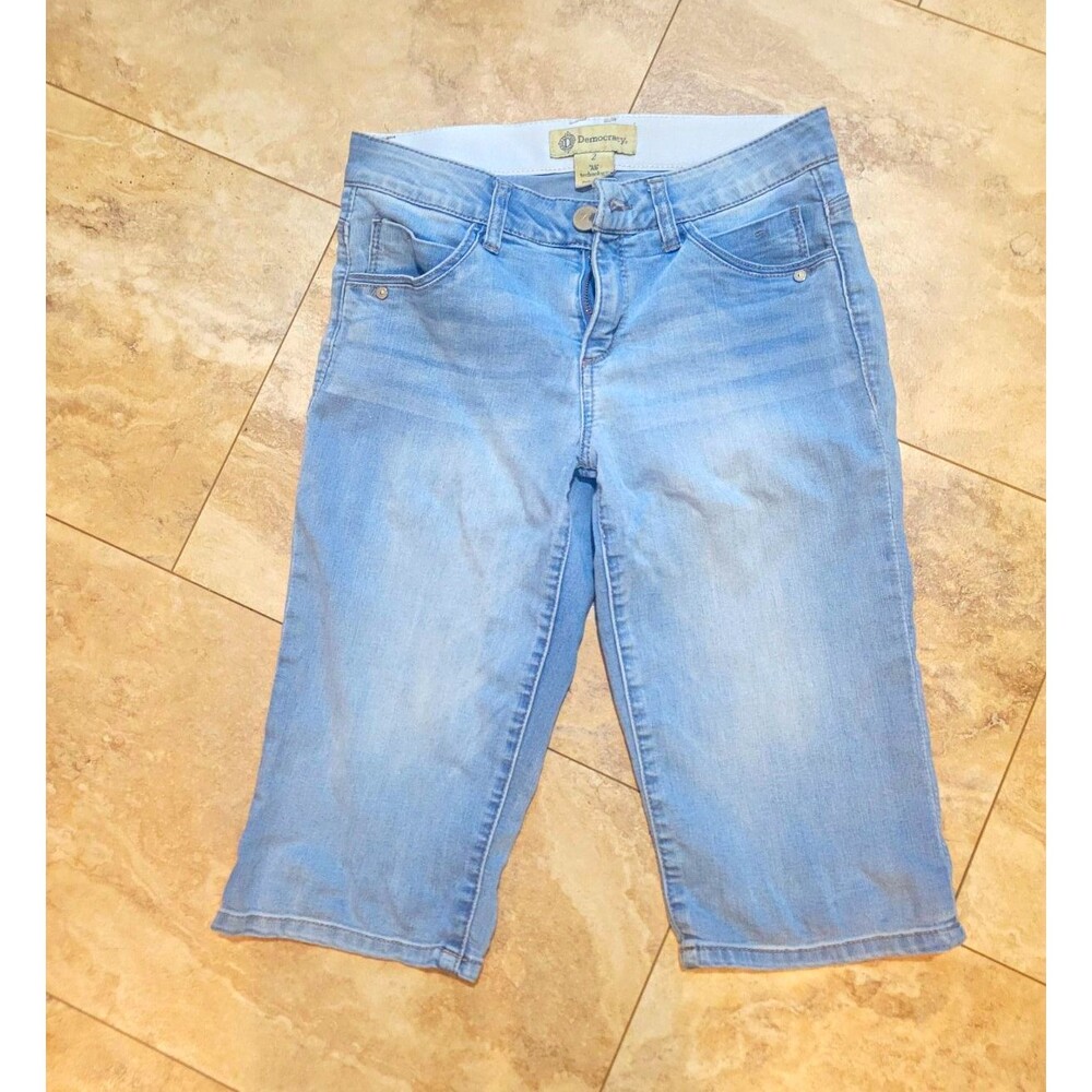 Democracy Women's AB Technology Light Wash Skimmer Shorts Capri Jeans Sz 2